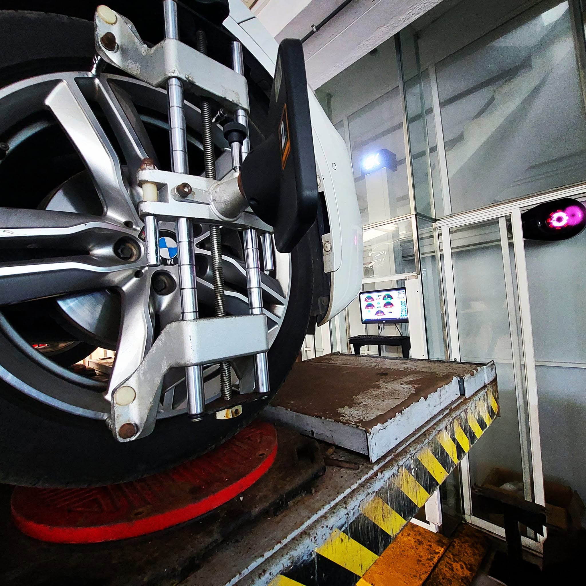 3D wheel alignment and tyre geometry
